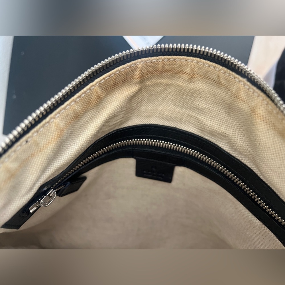 SOLD. Gucci Medium Soho Messenger Bag - Picture 10 of 16